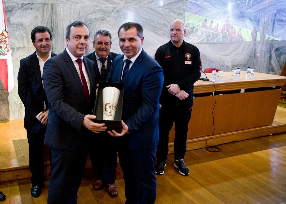 Homenagem do munic&iacute;pio de Sines &agrave; sele&ccedil;&atilde;o de futsal