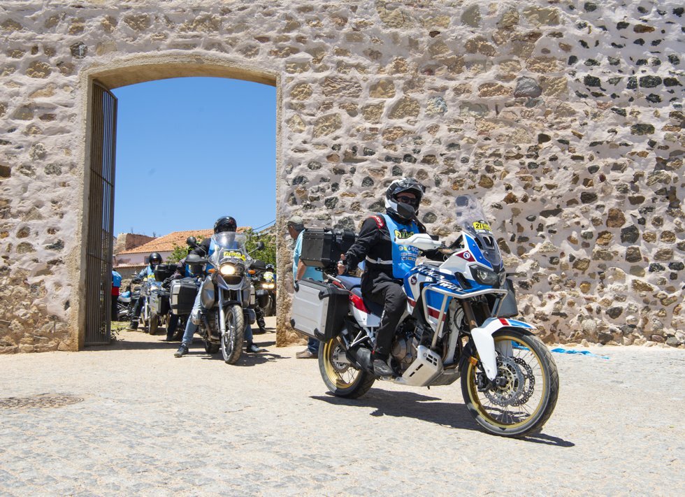 Portugal de L&eacute;s a L&eacute;s - Sa&iacute;da do Castelo