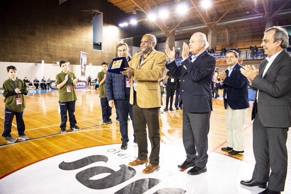 Homenagem a Tim&oacute;teo Pfumo J&uacute;nior