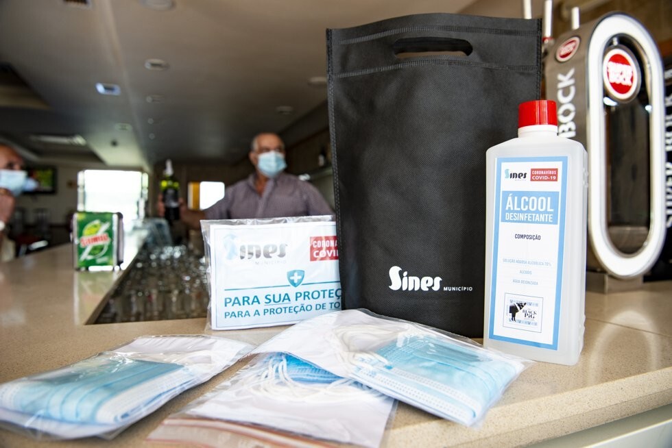 Entrega de material sanitário