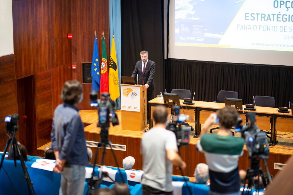 Ministro da Habita&ccedil;&atilde;o e das Infraestruturas, Pedro Nuno Santos