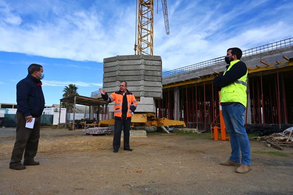 Visita &agrave; obra do Centro de Dia de Porto Covo