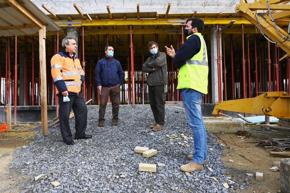 Visita &agrave; obra do Centro de Dia de Porto Covo