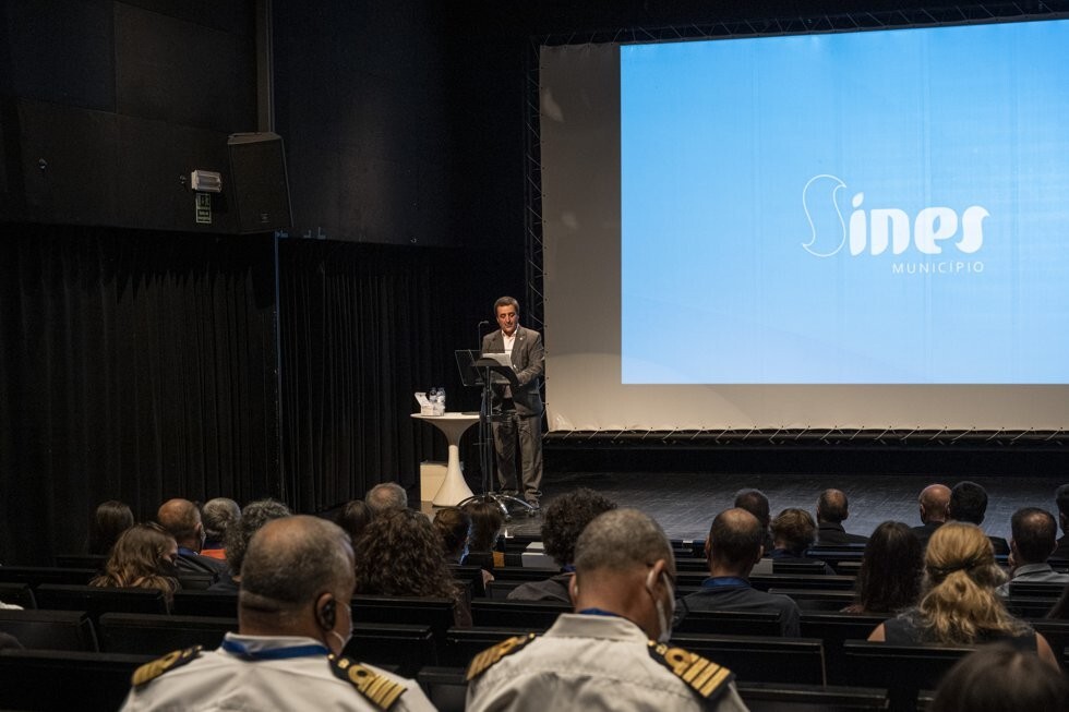 Semin&aacute;rio sobre polui&ccedil;&atilde;o em meio marinho