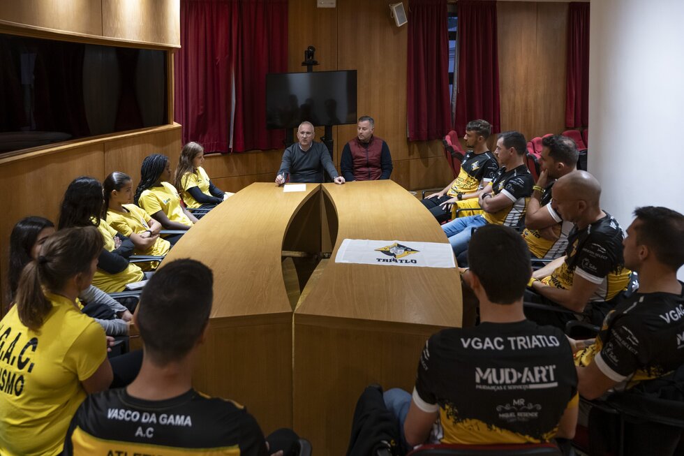 20231121_rece&ccedil;&atilde;o equipas atletismo e triatlo Vasco da Gama_4