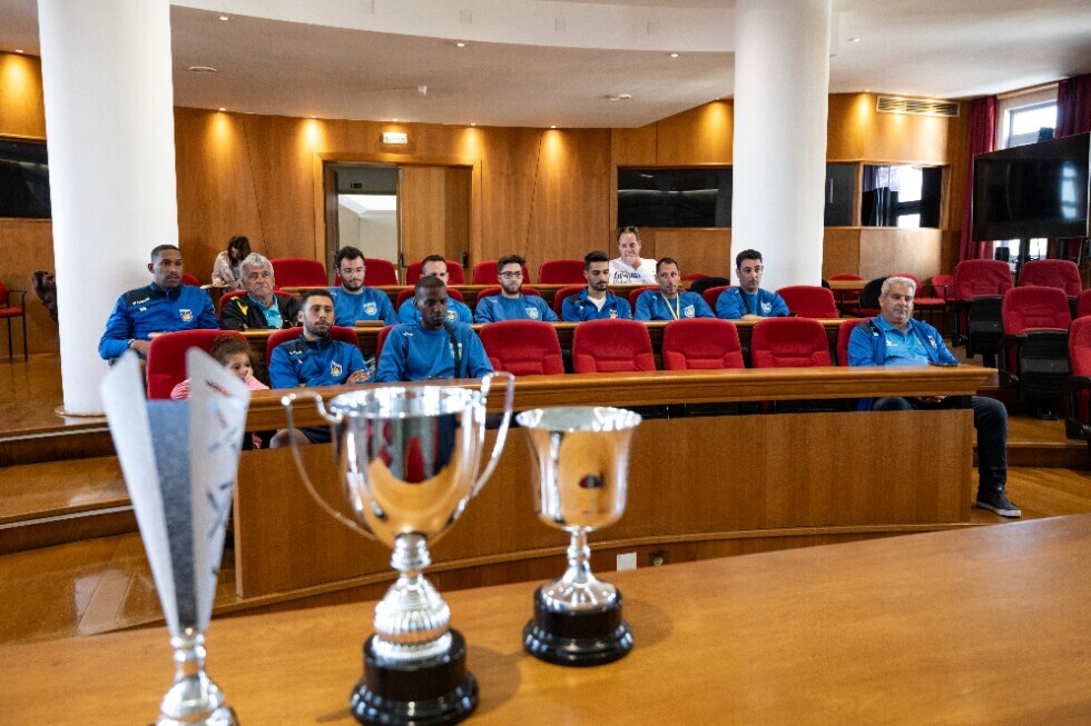 2024050121_rece&ccedil;&atilde;o ao gin&aacute;sio clube de sines_Futebol (6)_resized