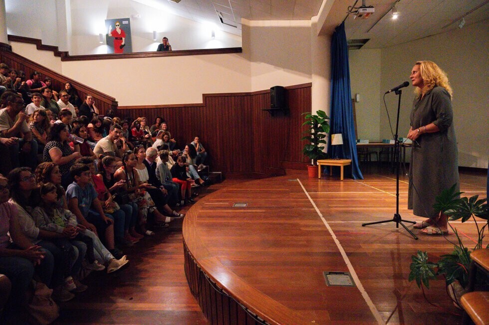 Apresenta&ccedil;&atilde;o do livro de finalistas do quarto ano 2