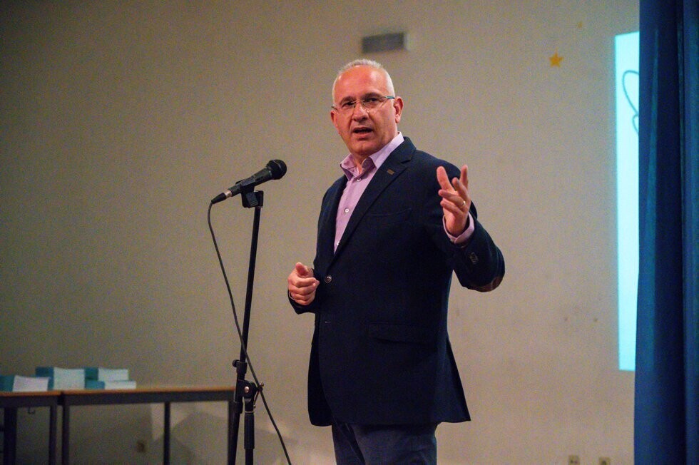 Apresenta&ccedil;&atilde;o do livro de finalistas do quarto ano 3