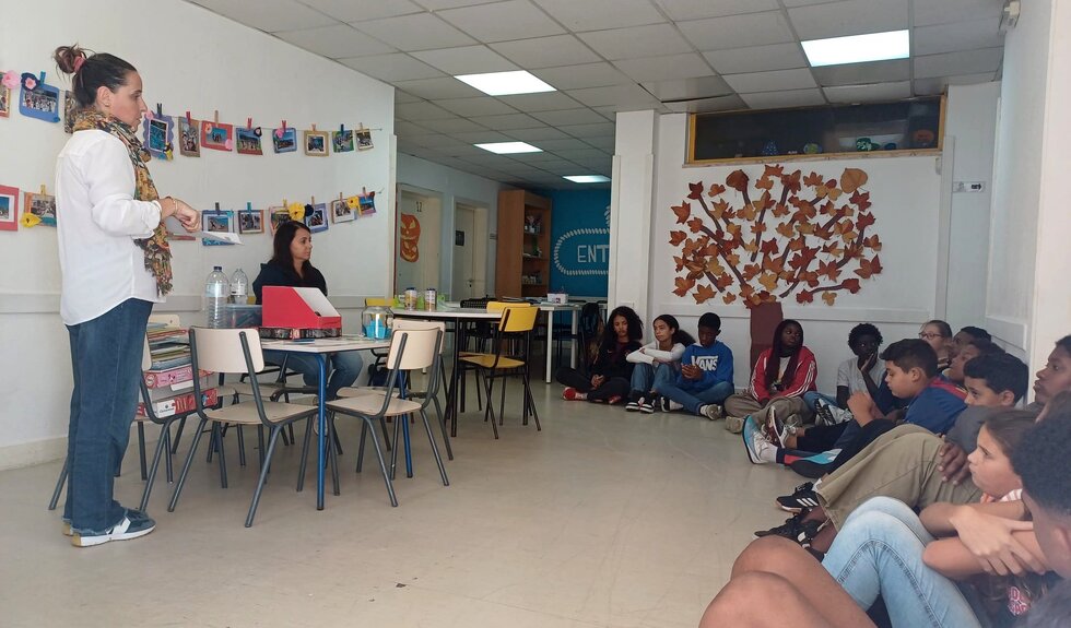 Sess&atilde;o no projeto Entre N&oacute;s